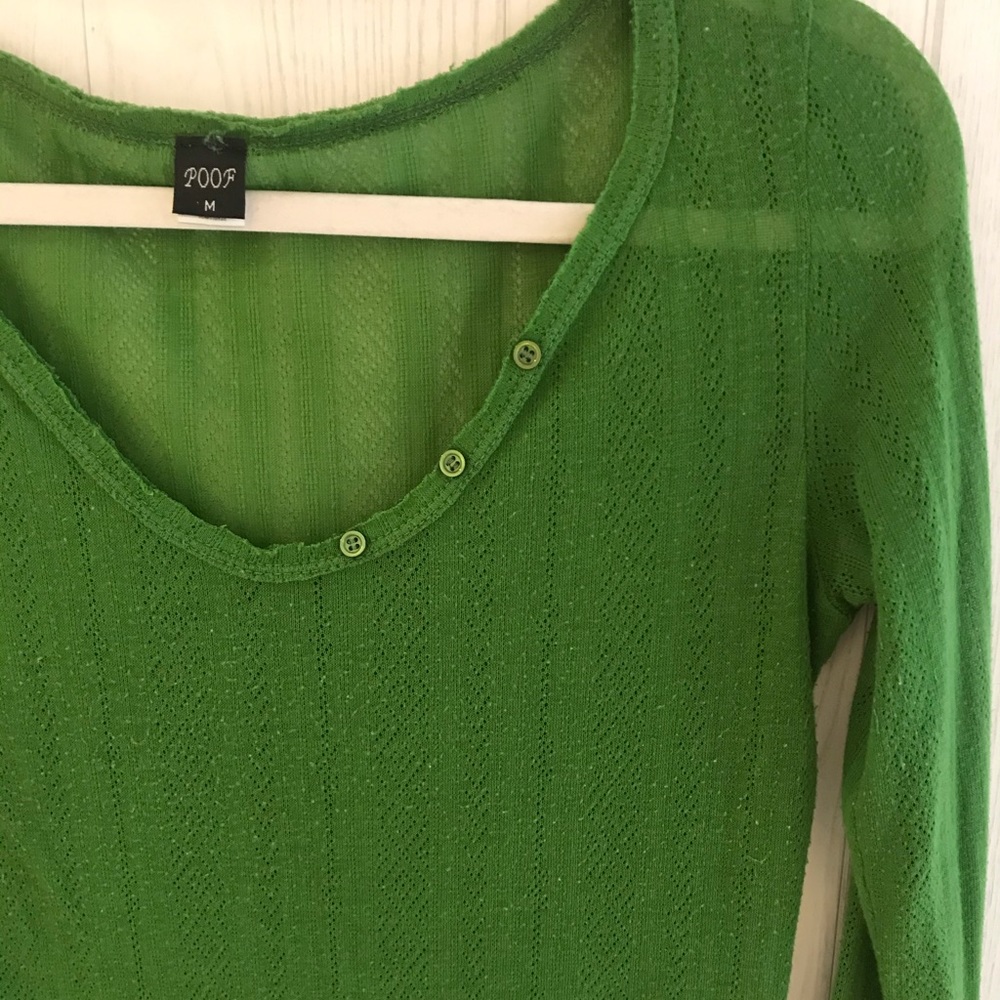 🦩POOF Kelly Green Slightly Sheer Henley